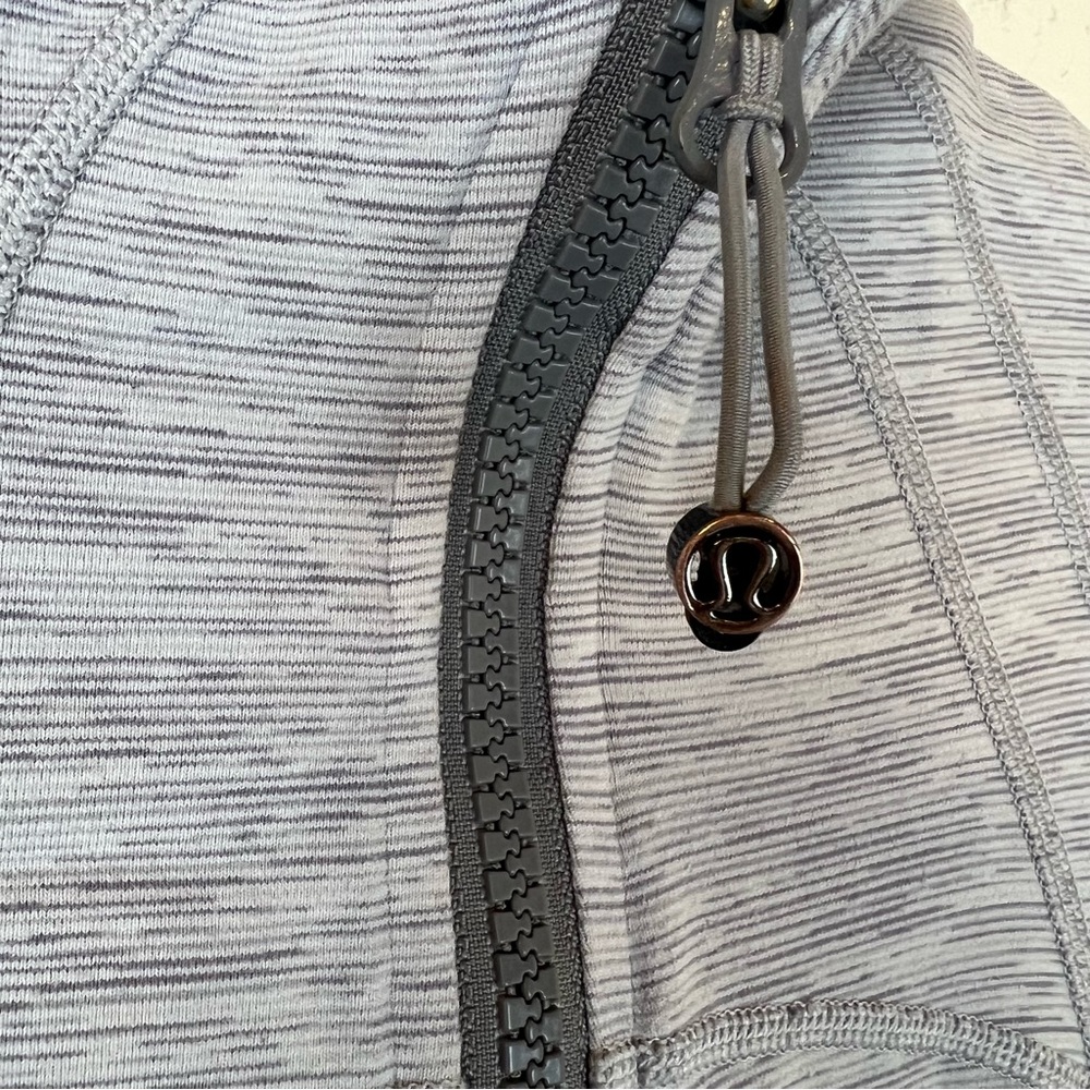Lululemon Gray Silver Define Women's Jacket Size 8 - Picture 9 of 13